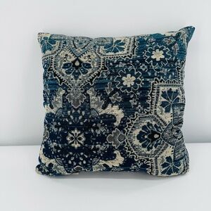 Pier 1 Boho Ethnic Design DecorativeThrow‎ Pillows Navy Blue White